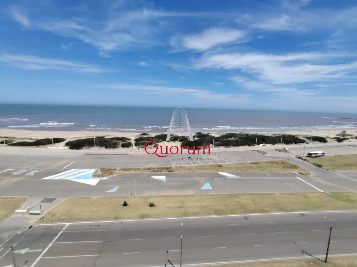 Apartamento ID.516 - Alquiler temporada apartamento 1dormitorio y medio frente al mar Playa Brava Punta del Este