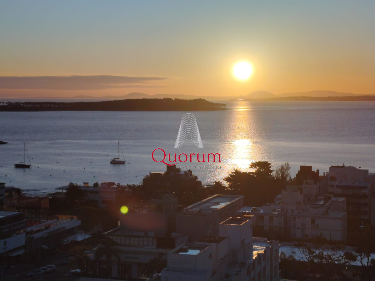 Apartamento ID.505 - Venta Apartmento Punta del Este, Península, 2 dormitorios, gran vista al mar.
