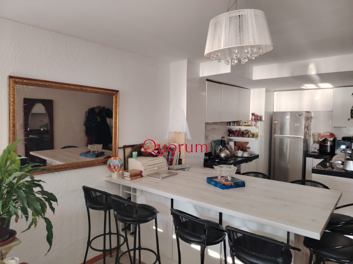 Apartamento ID.505 - Venta Apartmento Punta del Este, Península, 2 dormitorios, gran vista al mar.
