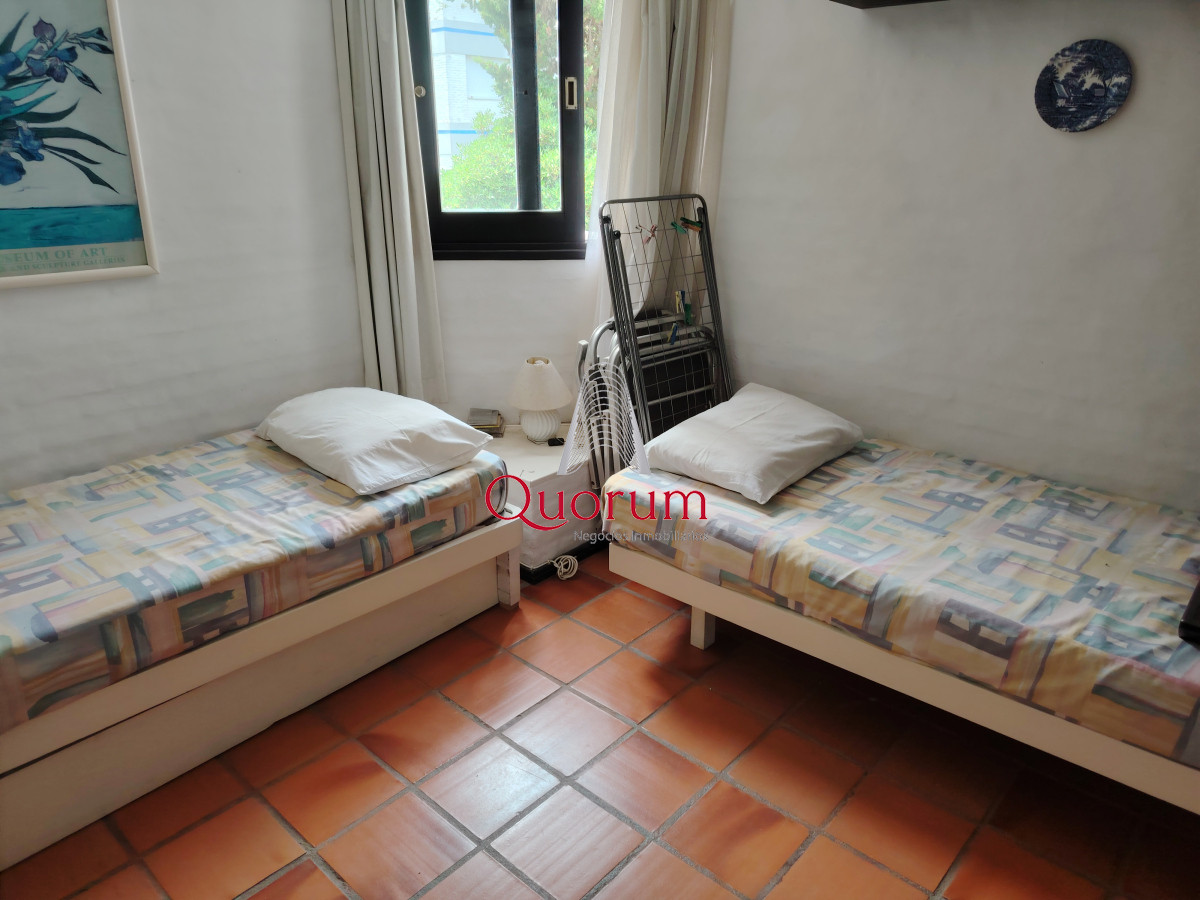 Apartamento ID.452 - Venta Apartamento 2 dormitorios 2 baños Punta del Este Playa Brava