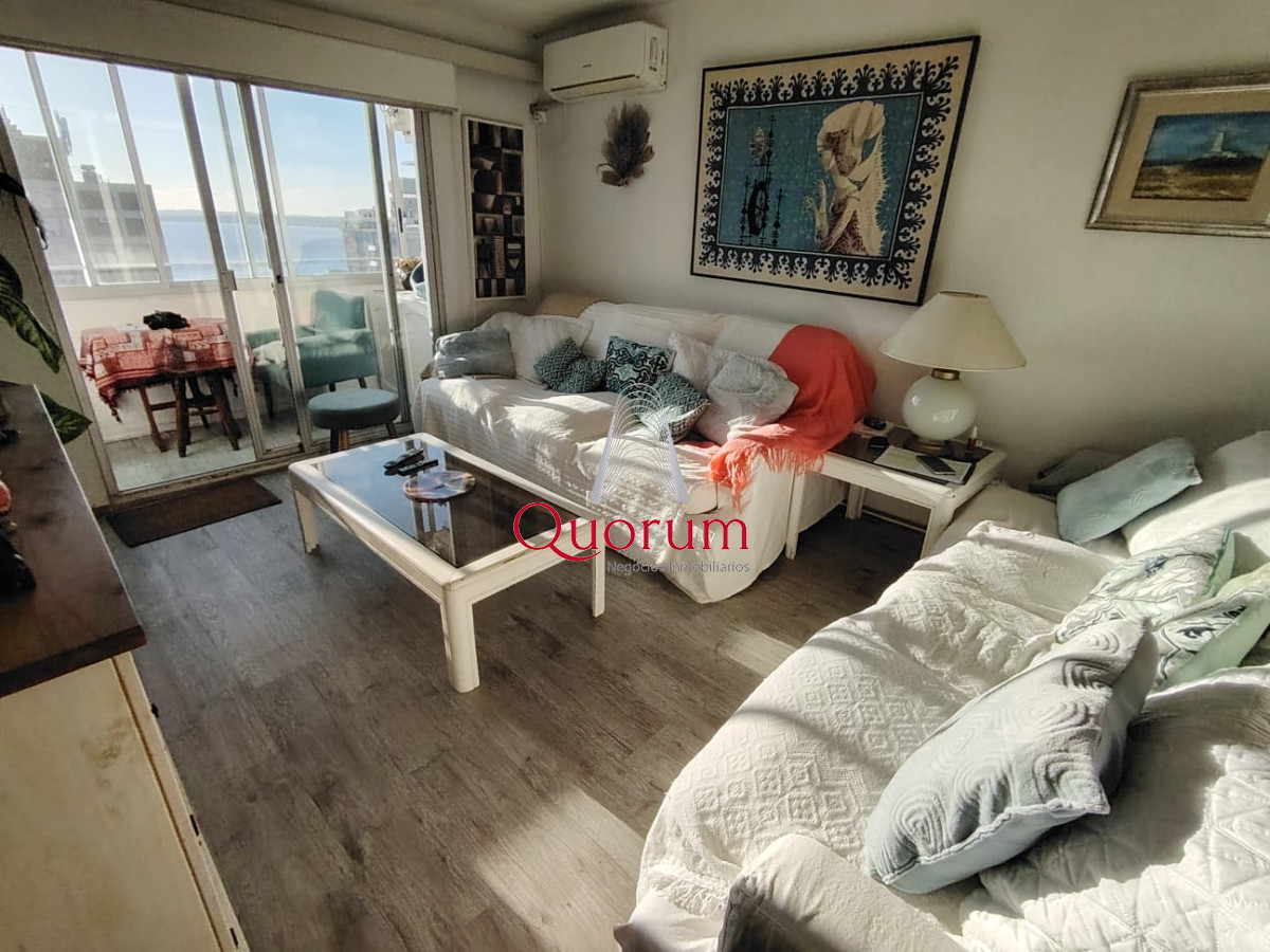 Apartamento ID.505 - Venta Apartmento Punta del Este, Península, 2 dormitorios, gran vista al mar.