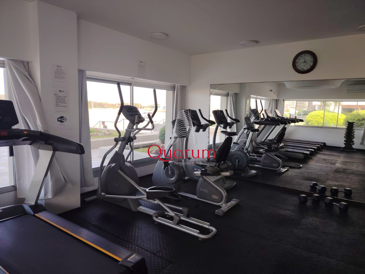 Apartamento ID.516 - Alquiler temporada apartamento 1dormitorio y medio frente al mar Playa Brava Punta del Este