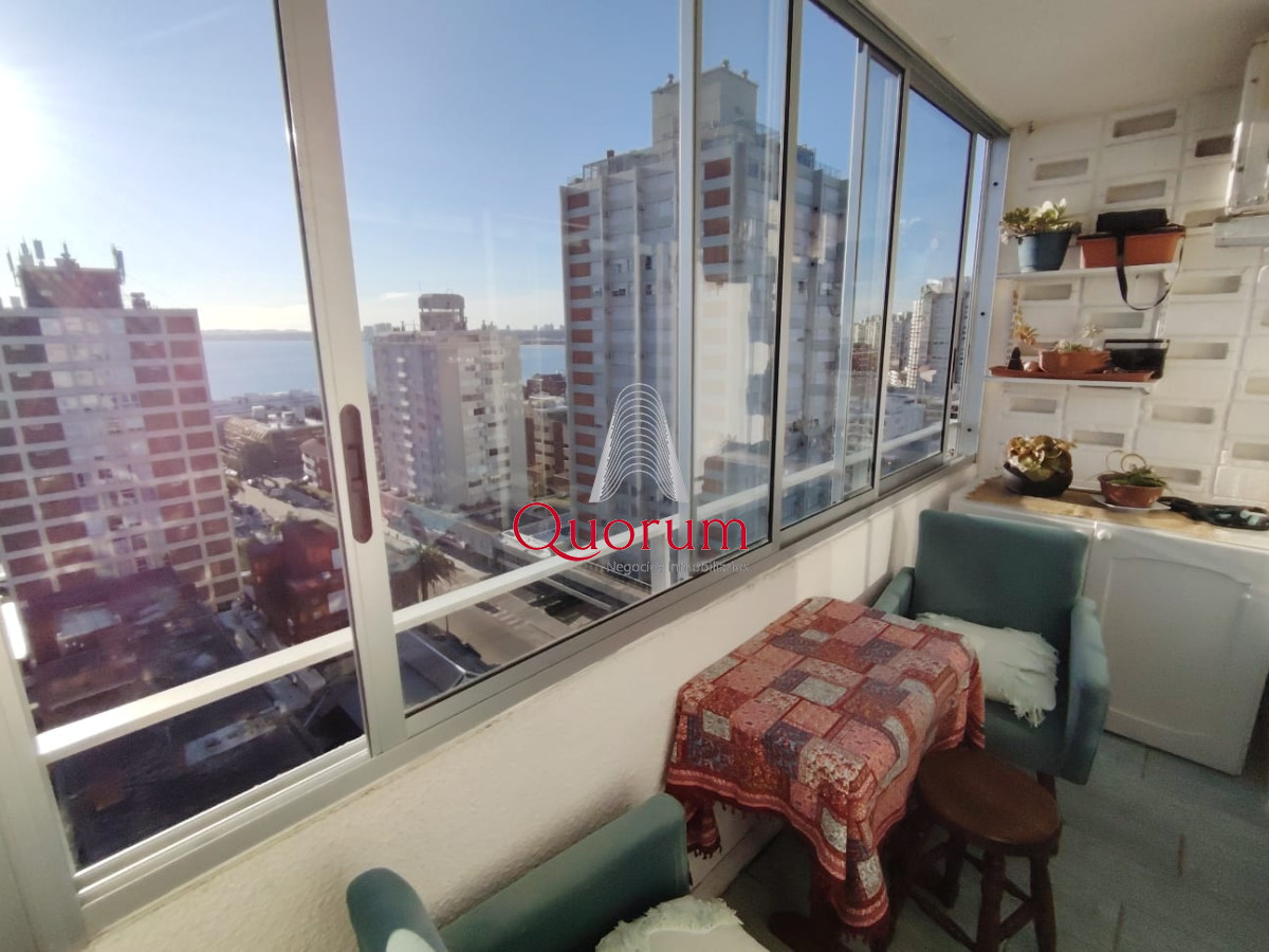 Apartamento ID.505 - Venta Apartmento Punta del Este, Península, 2 dormitorios, gran vista al mar.