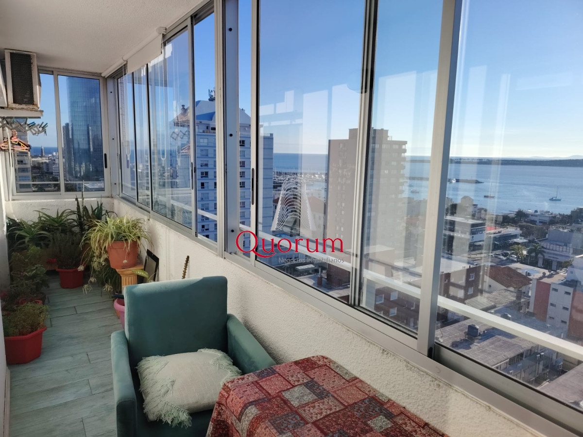 Apartamento ID.505 - Venta Apartmento Punta del Este, Península, 2 dormitorios, gran vista al mar.
