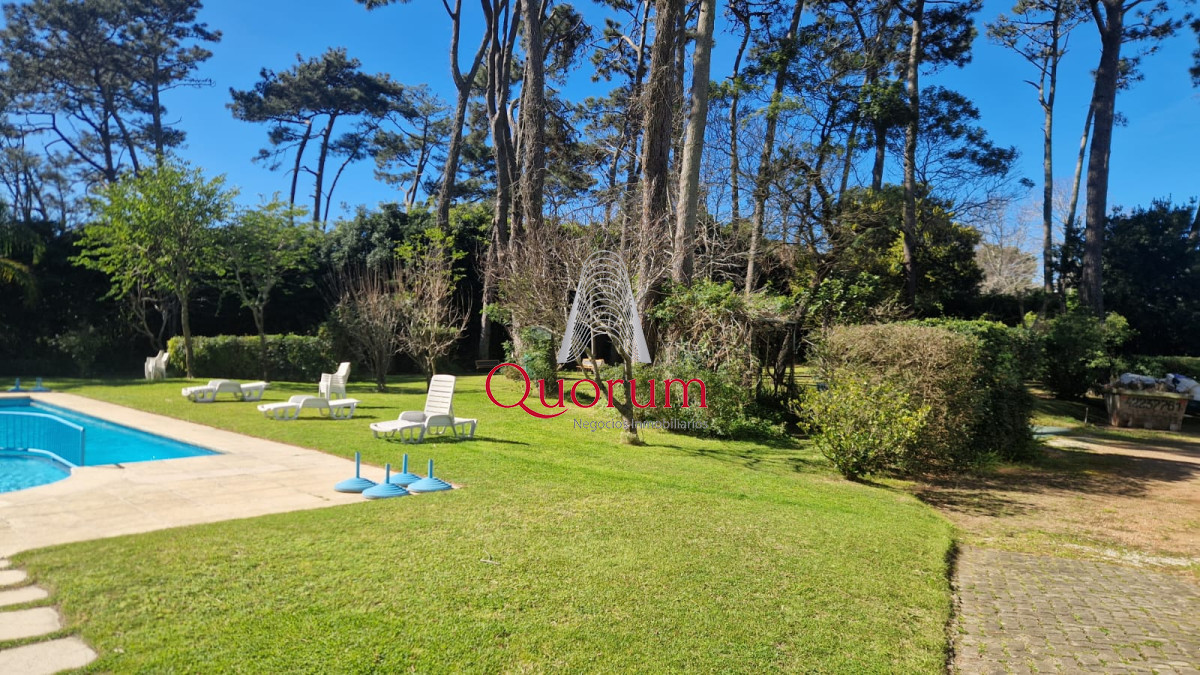 Apartamento ID.428 - Venta apartamento 3 dormitorios 2 baños Oportunidad Punta del Este
