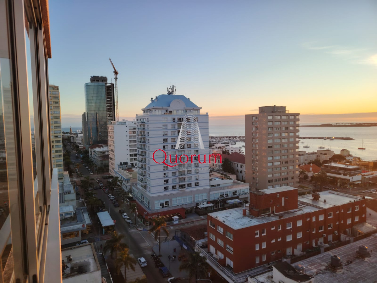Apartamento ID.505 - Venta Apartmento Punta del Este, Península, 2 dormitorios, gran vista al mar.