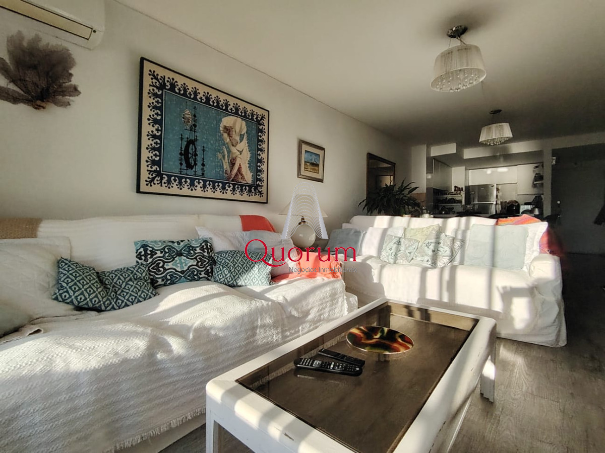 Apartamento ID.505 - Venta Apartmento Punta del Este, Península, 2 dormitorios, gran vista al mar.