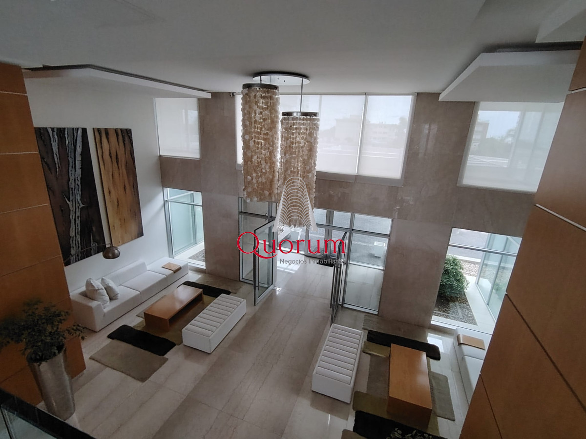 Apartamento ID.440 - Alquiler apartamento 4 dormitorios y parrillero propio en Punta del Este