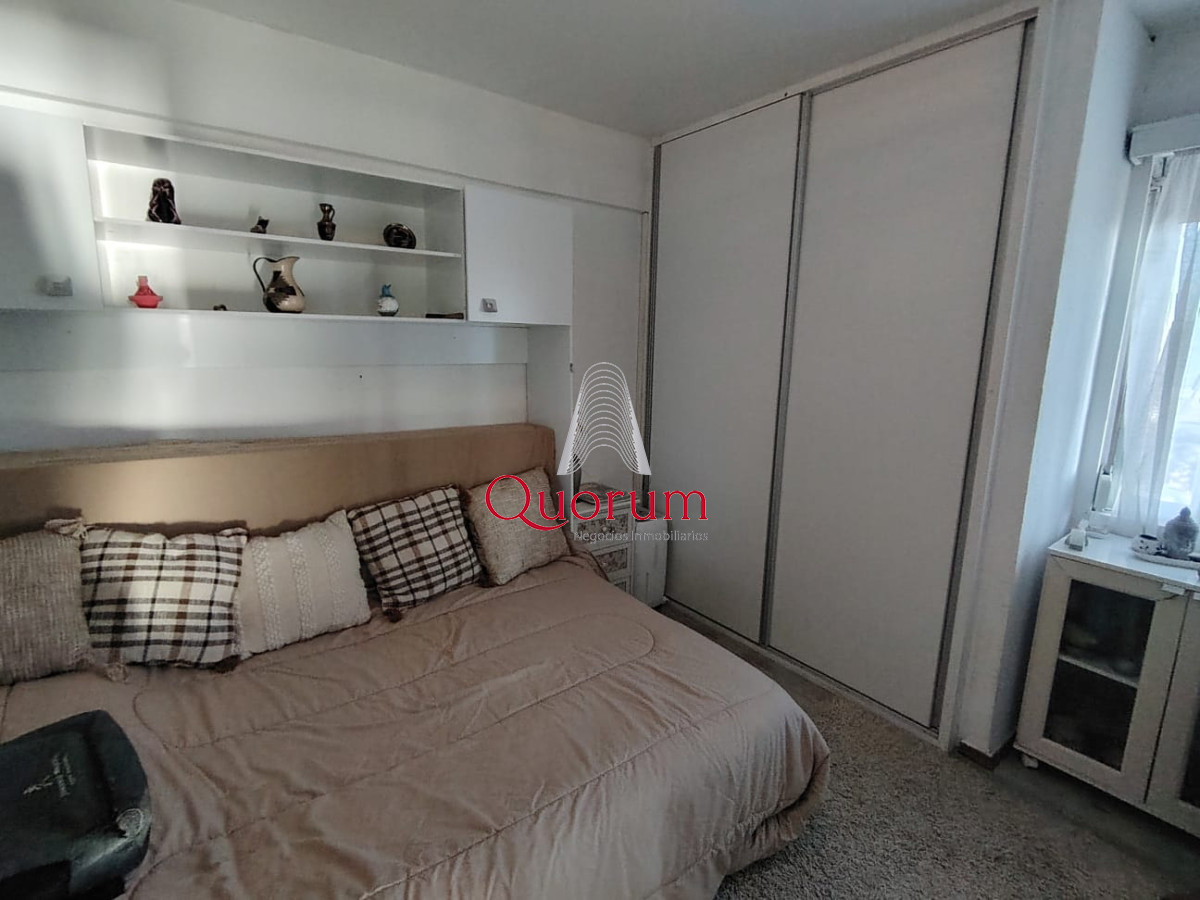 Apartamento ID.505 - Venta Apartmento Punta del Este, Península, 2 dormitorios, gran vista al mar.