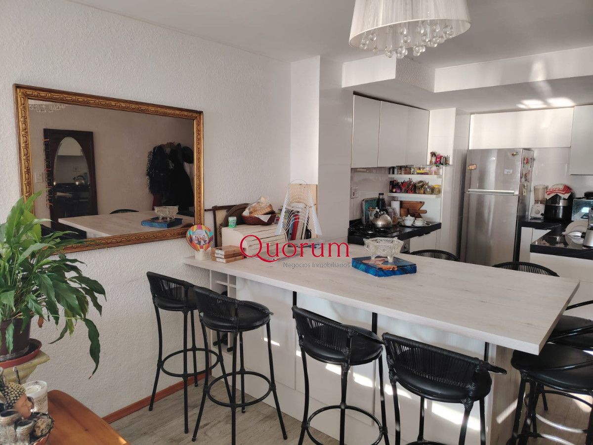 Apartamento ID.505 - Venta Apartmento Punta del Este, Península, 2 dormitorios, gran vista al mar.