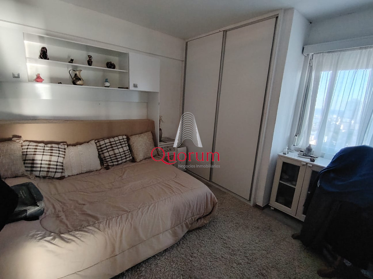 Apartamento ID.505 - Venta Apartmento Punta del Este, Península, 2 dormitorios, gran vista al mar.