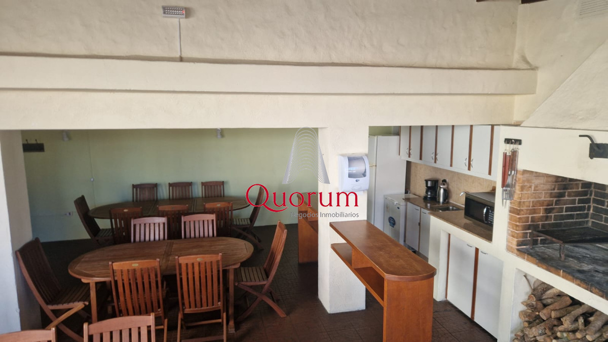 Apartamento ID.428 - Venta apartamento 3 dormitorios 2 baños Oportunidad Punta del Este