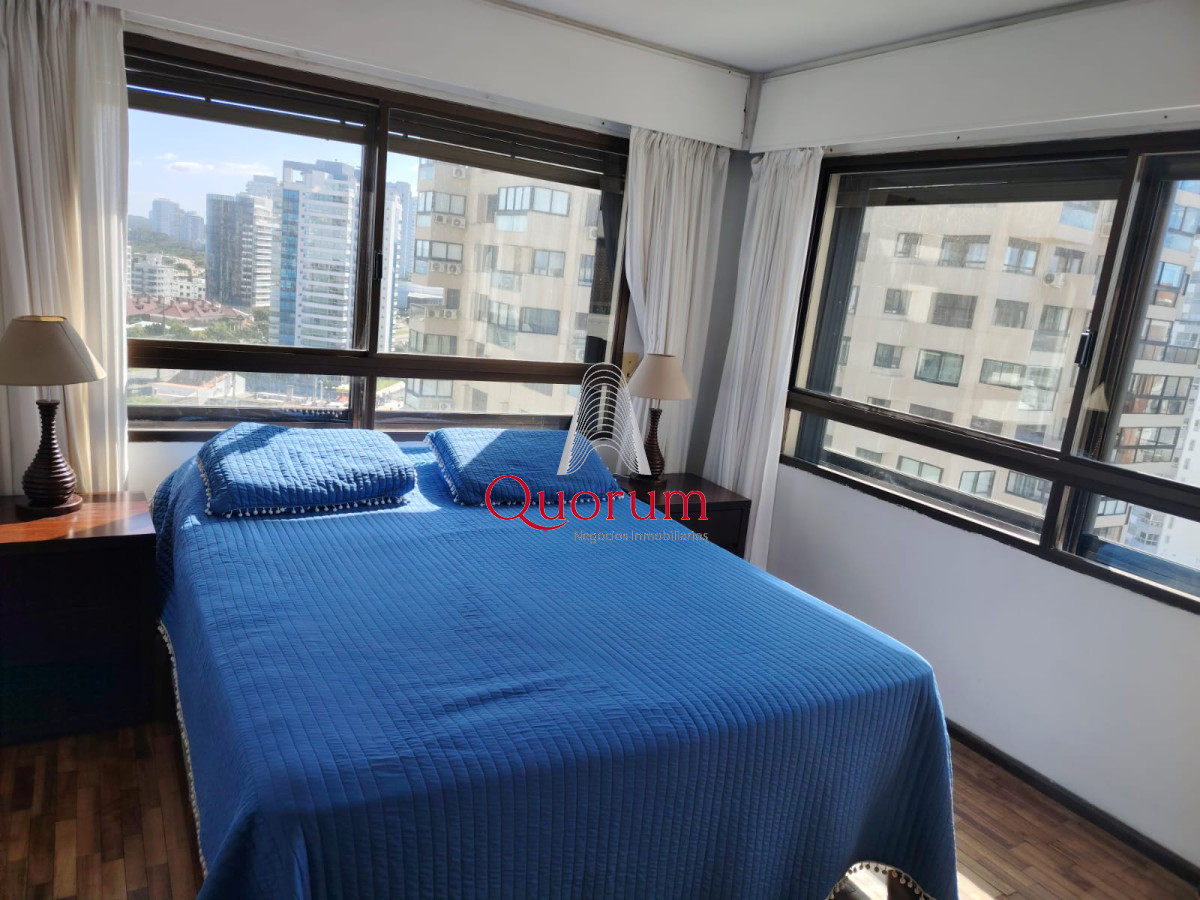 Apartamento ID.504 - Venta Apartamento 3 dormitorios Frente al Mar Playa Brava Punta del Este