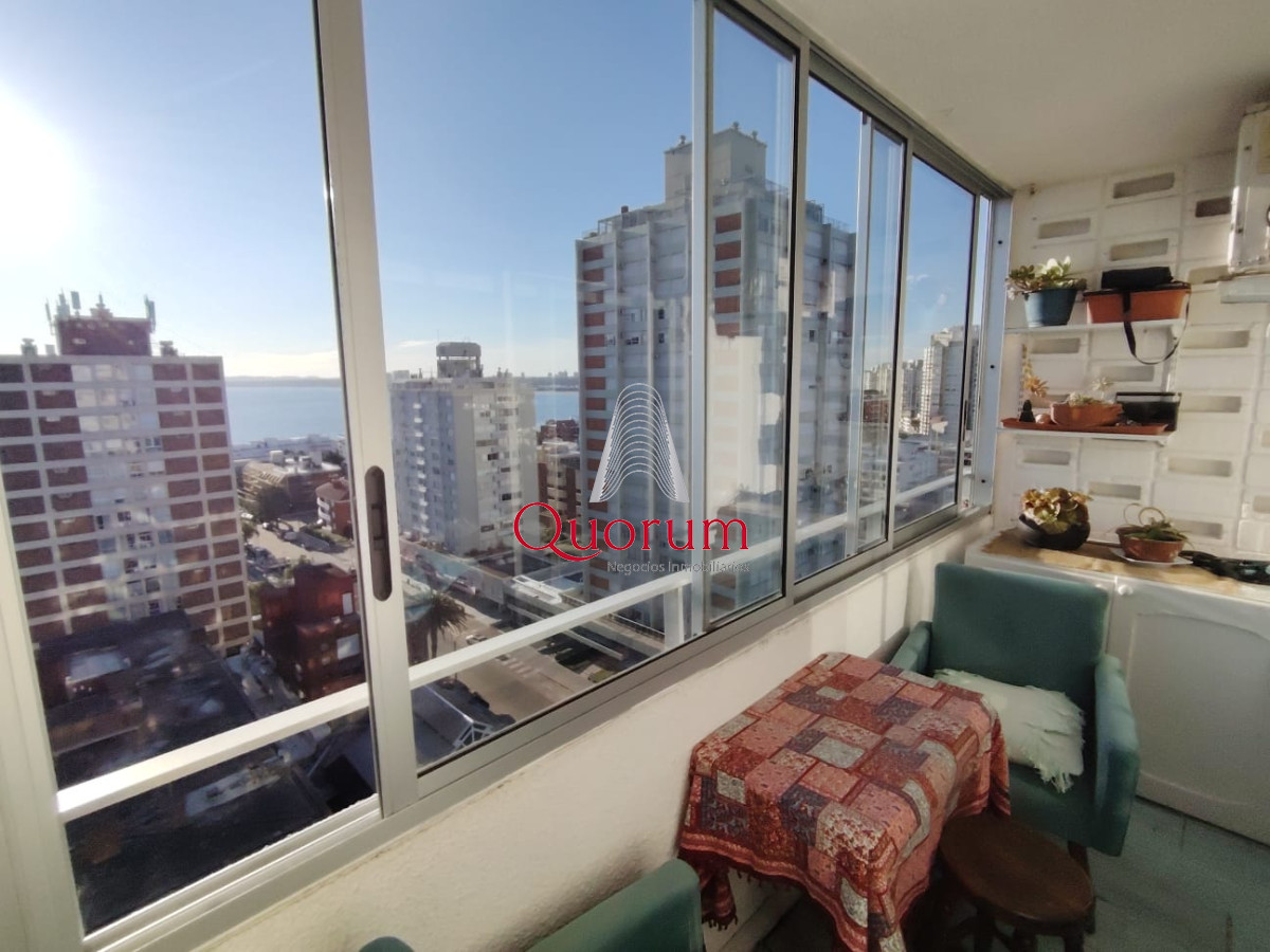 Apartamento ID.505 - Venta Apartmento Punta del Este, Península, 2 dormitorios, gran vista al mar.