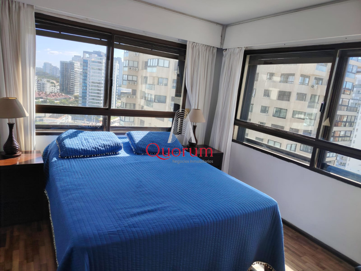 Apartamento ID.504 - Venta Apartamento 3 dormitorios Frente al Mar Playa Brava Punta del Este