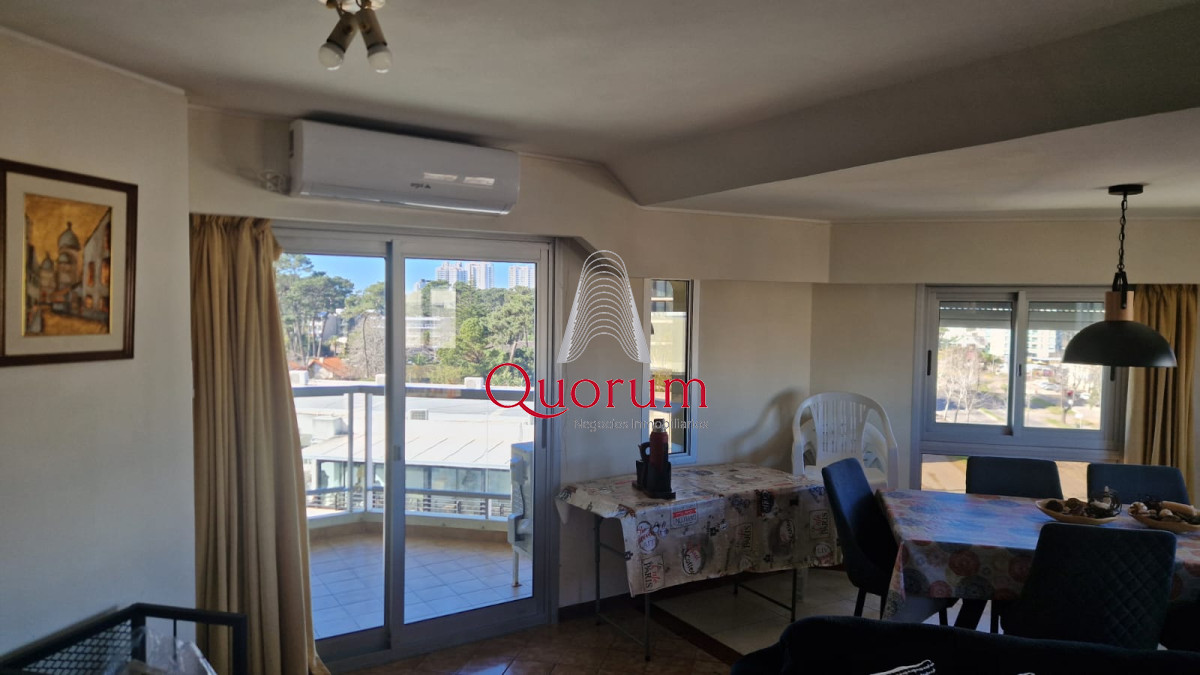 Apartamento ID.428 - Venta apartamento 3 dormitorios 2 baños Oportunidad Punta del Este