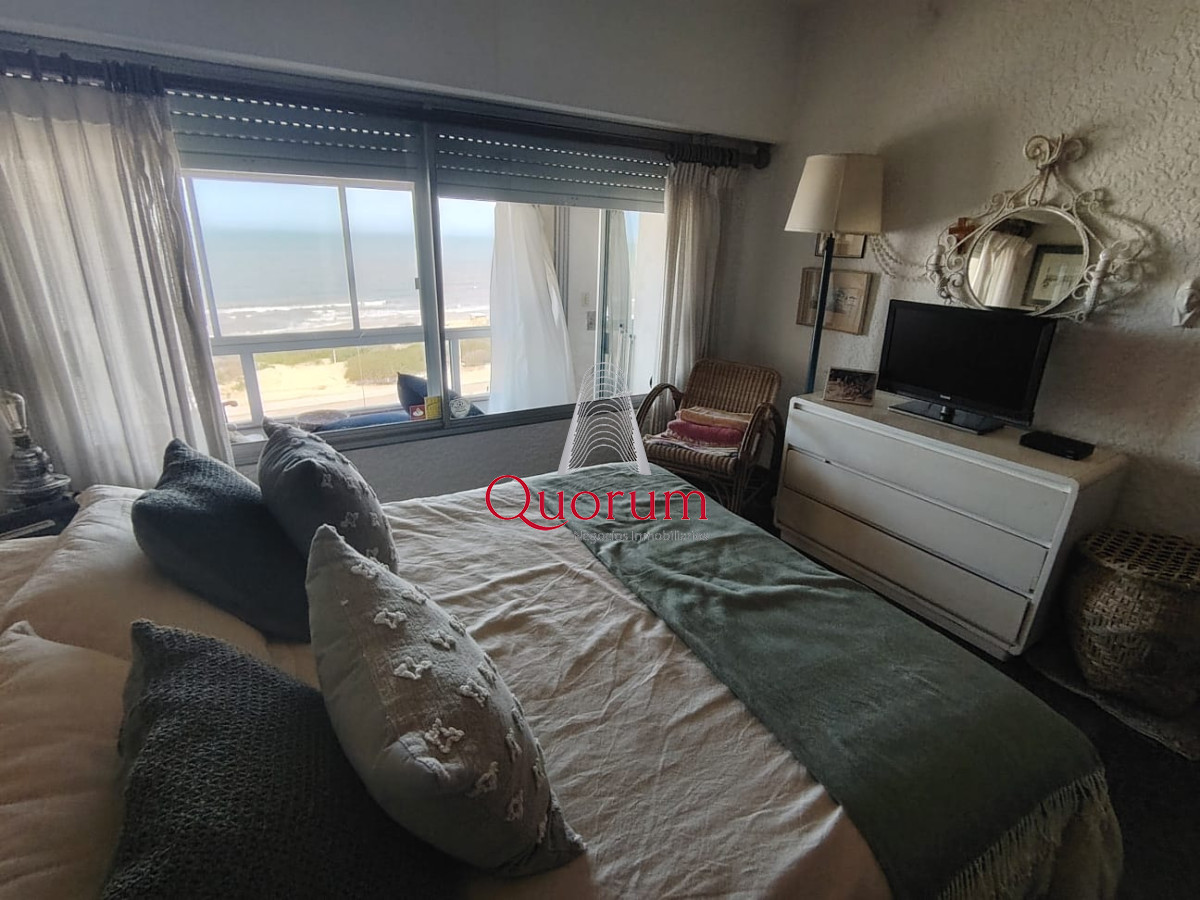 Apartamento ID.516 - Alquiler temporada apartamento 1dormitorio y medio frente al mar Playa Brava Punta del Este