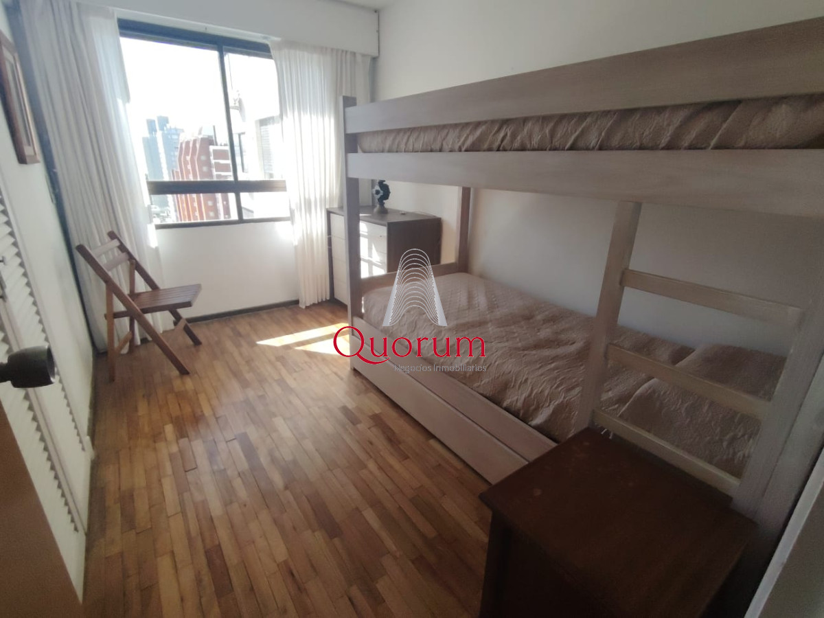 Apartamento ID.504 - Venta Apartamento 3 dormitorios Frente al Mar Playa Brava Punta del Este