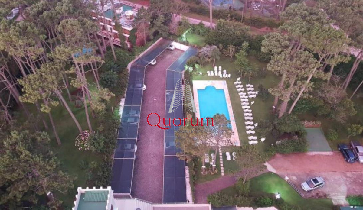 Apartamento ID.428 - Venta apartamento 3 dormitorios 2 baños Oportunidad Punta del Este