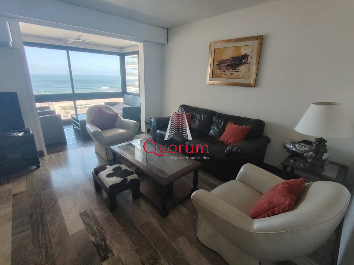 Apartamento ID.504 - Venta Apartamento 3 dormitorios Frente al Mar Playa Brava Punta del Este