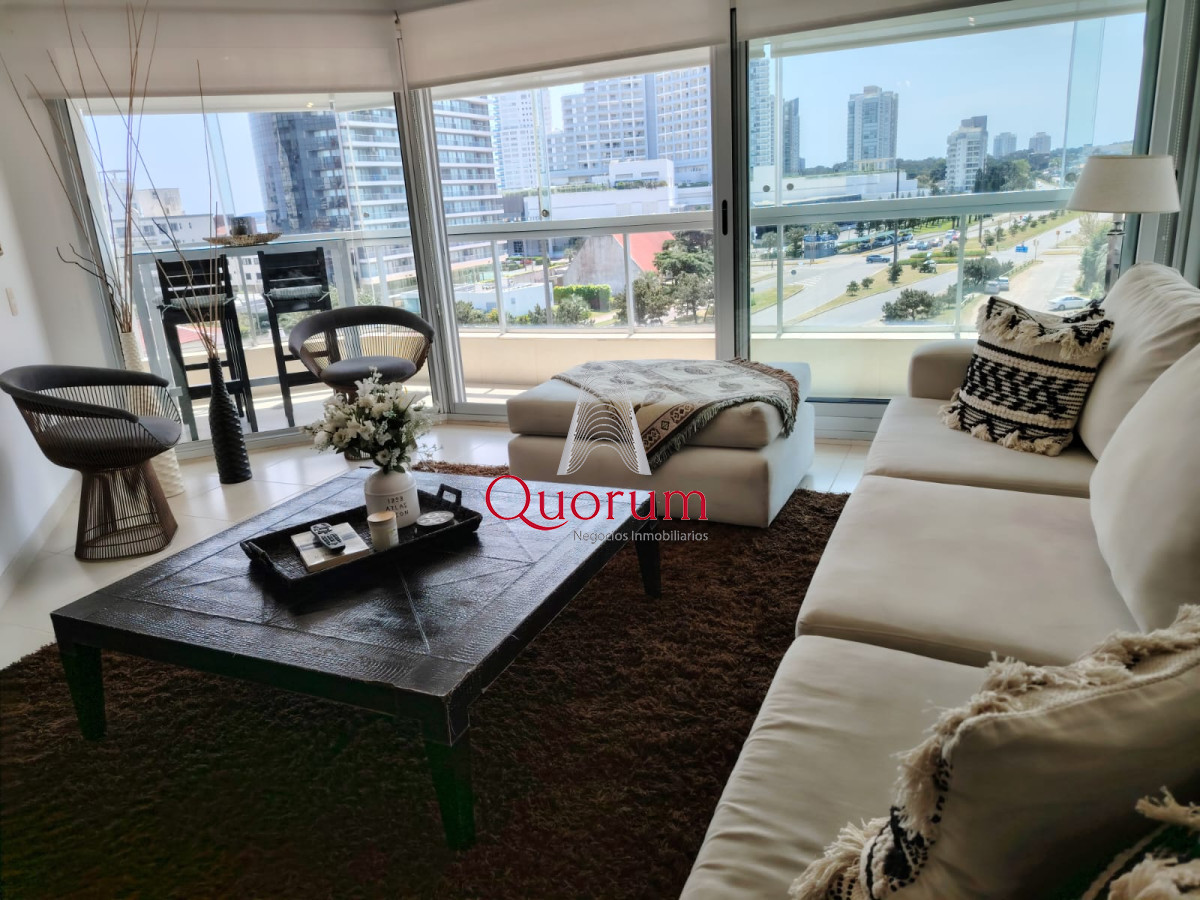Apartamento ID.440 - Alquiler apartamento 4 dormitorios y parrillero propio en Punta del Este
