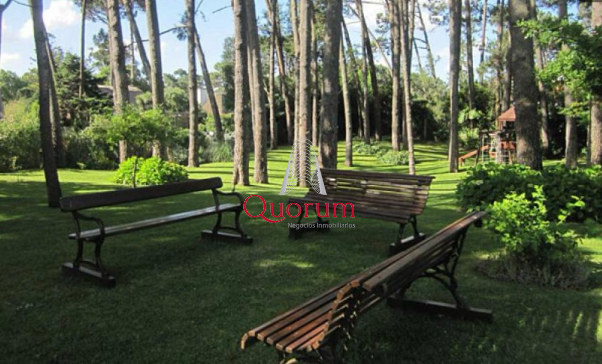 Apartamento ID.428 - Venta apartamento 3 dormitorios 2 baños Oportunidad Punta del Este
