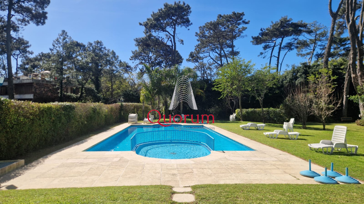Apartamento ID.428 - Venta apartamento 3 dormitorios 2 baños Oportunidad Punta del Este
