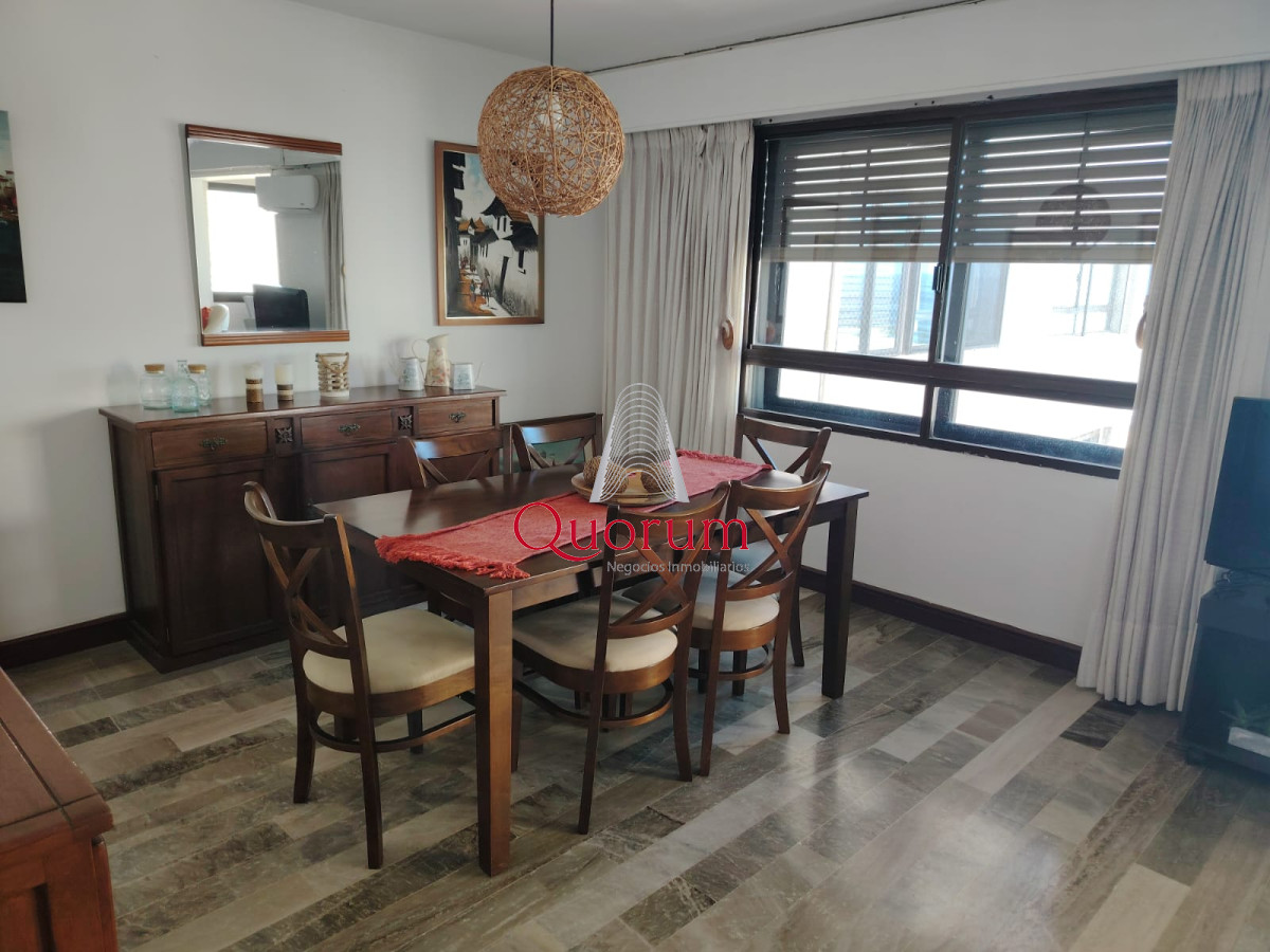 Apartamento ID.504 - Venta Apartamento 3 dormitorios Frente al Mar Playa Brava Punta del Este