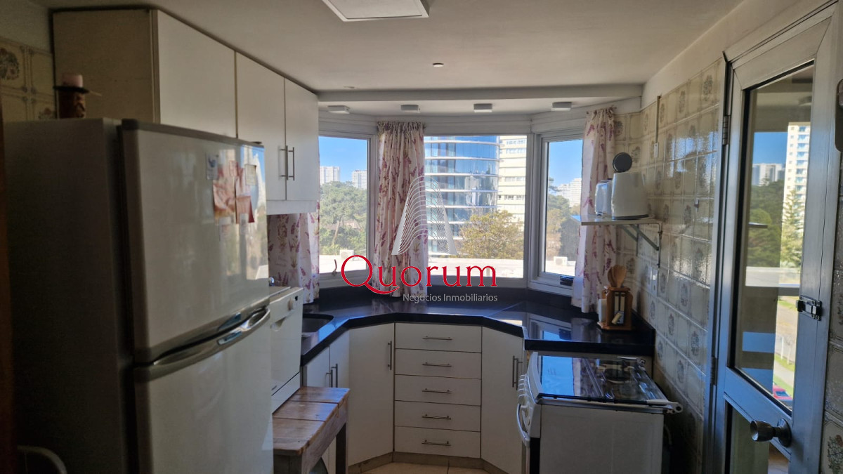 Apartamento ID.428 - Venta apartamento 3 dormitorios 2 baños Oportunidad Punta del Este