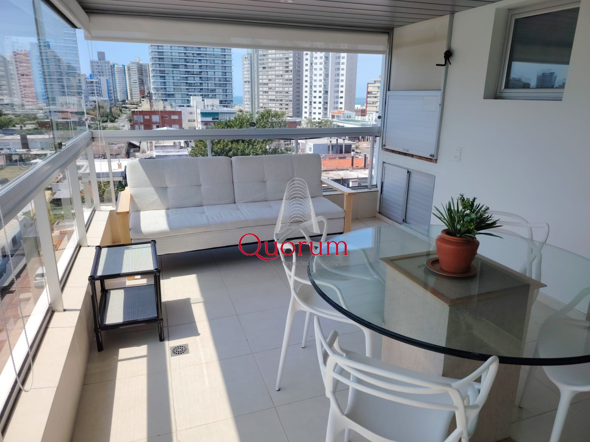 Apartamento ID.440 - Alquiler apartamento 4 dormitorios y parrillero propio en Punta del Este