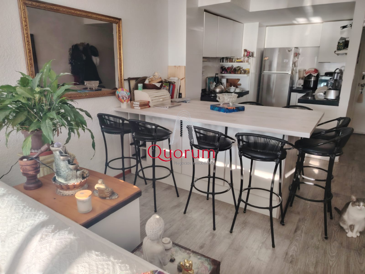 Apartamento ID.505 - Venta Apartmento Punta del Este, Península, 2 dormitorios, gran vista al mar.