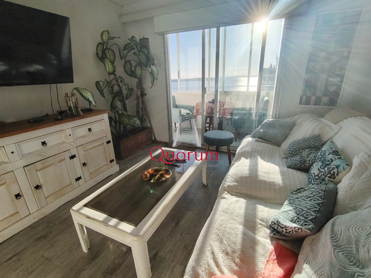 Apartamento ID.505 - Venta Apartmento Punta del Este, Península, 2 dormitorios, gran vista al mar.