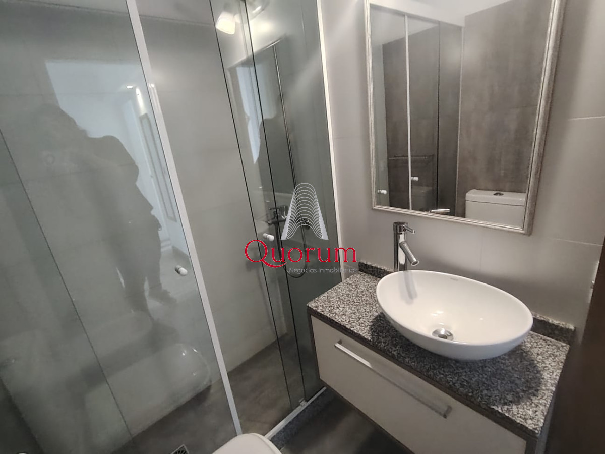Apartamento ID.504 - Venta Apartamento 3 dormitorios Frente al Mar Playa Brava Punta del Este