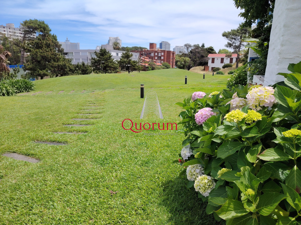 Apartamento ID.452 - Venta Apartamento 2 dormitorios 2 baños Punta del Este Playa Brava