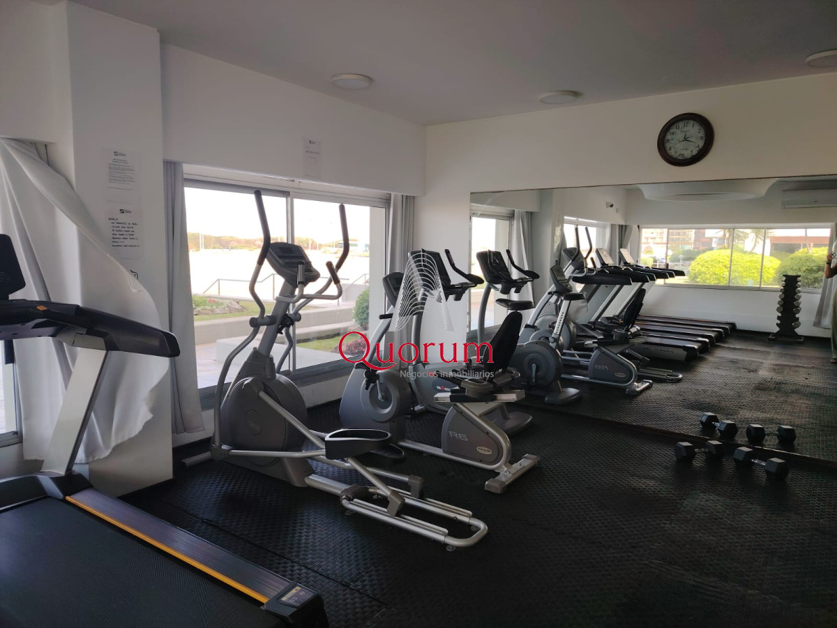 Apartamento ID.516 - Alquiler temporada apartamento 1dormitorio y medio frente al mar Playa Brava Punta del Este