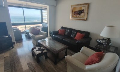 Venta Apartamento 3 dormitorios Frente al Mar Playa Brava Punta del Este