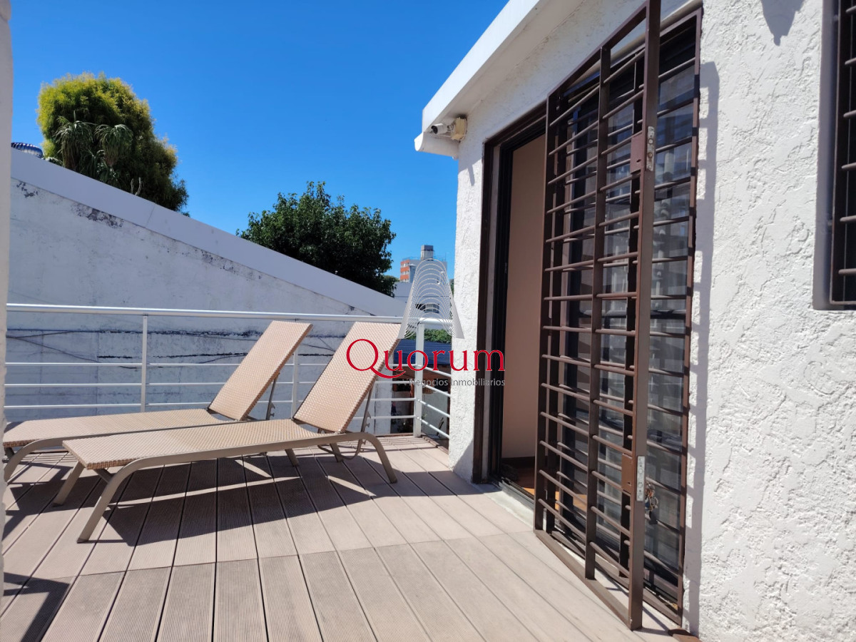 Casa ID.529 - Venta casa 4 dormitorios 3 baños en Malvin Montevideo