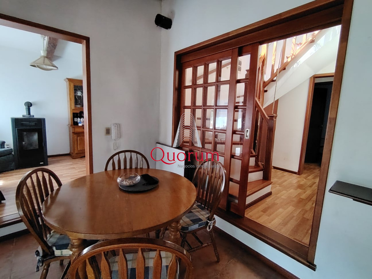 Casa ID.512 - Venta Casa 6 dormitorios Playa Mansa Punta del Este Uruguay