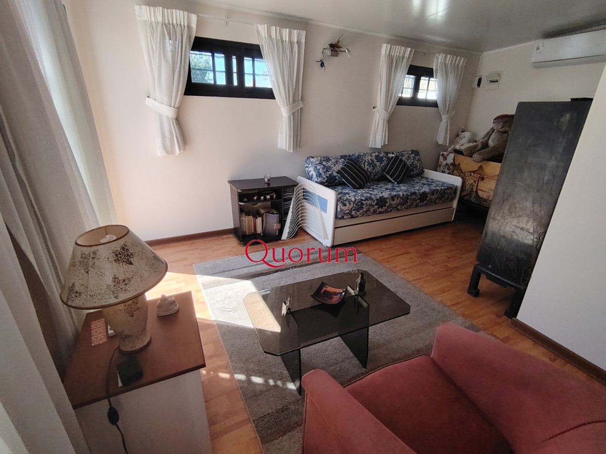Casa ID.529 - Venta casa 4 dormitorios 3 baños en Malvin Montevideo