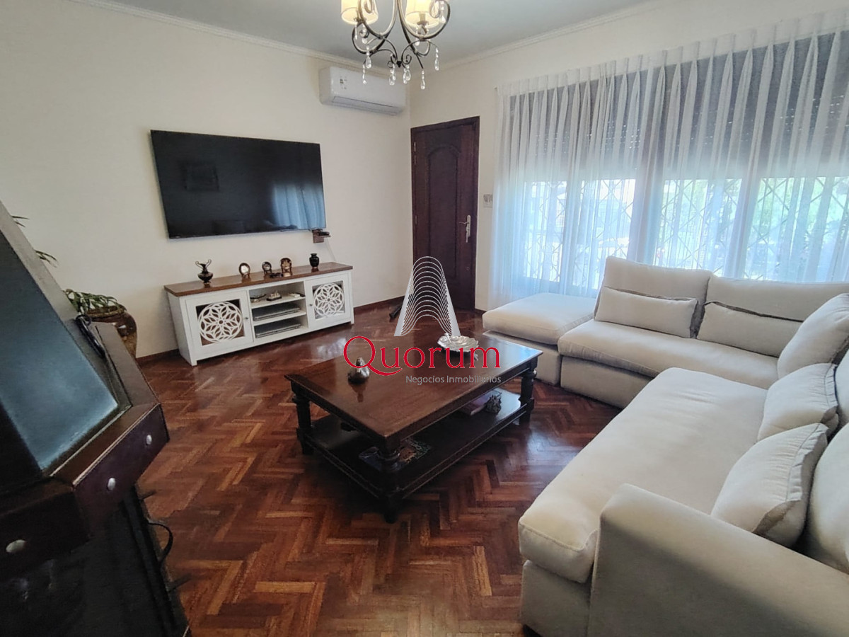 Casa ID.529 - Venta casa 4 dormitorios 3 baños en Malvin Montevideo