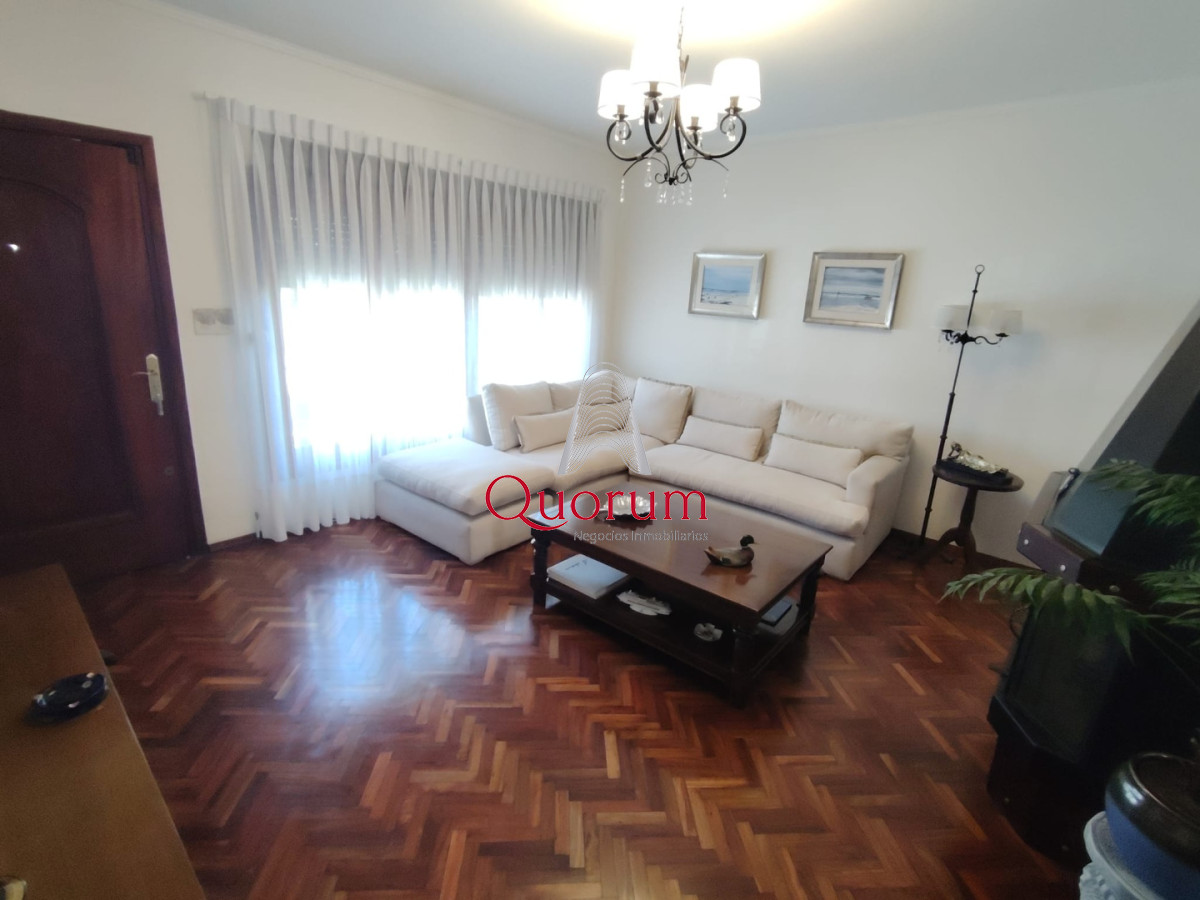 Casa ID.529 - Venta casa 4 dormitorios 3 baños en Malvin Montevideo
