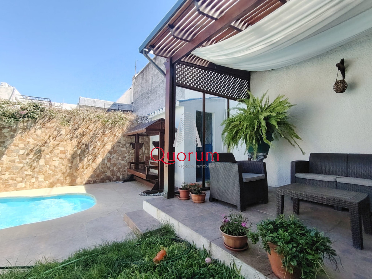 Casa ID.529 - Venta casa 4 dormitorios 3 baños en Malvin Montevideo