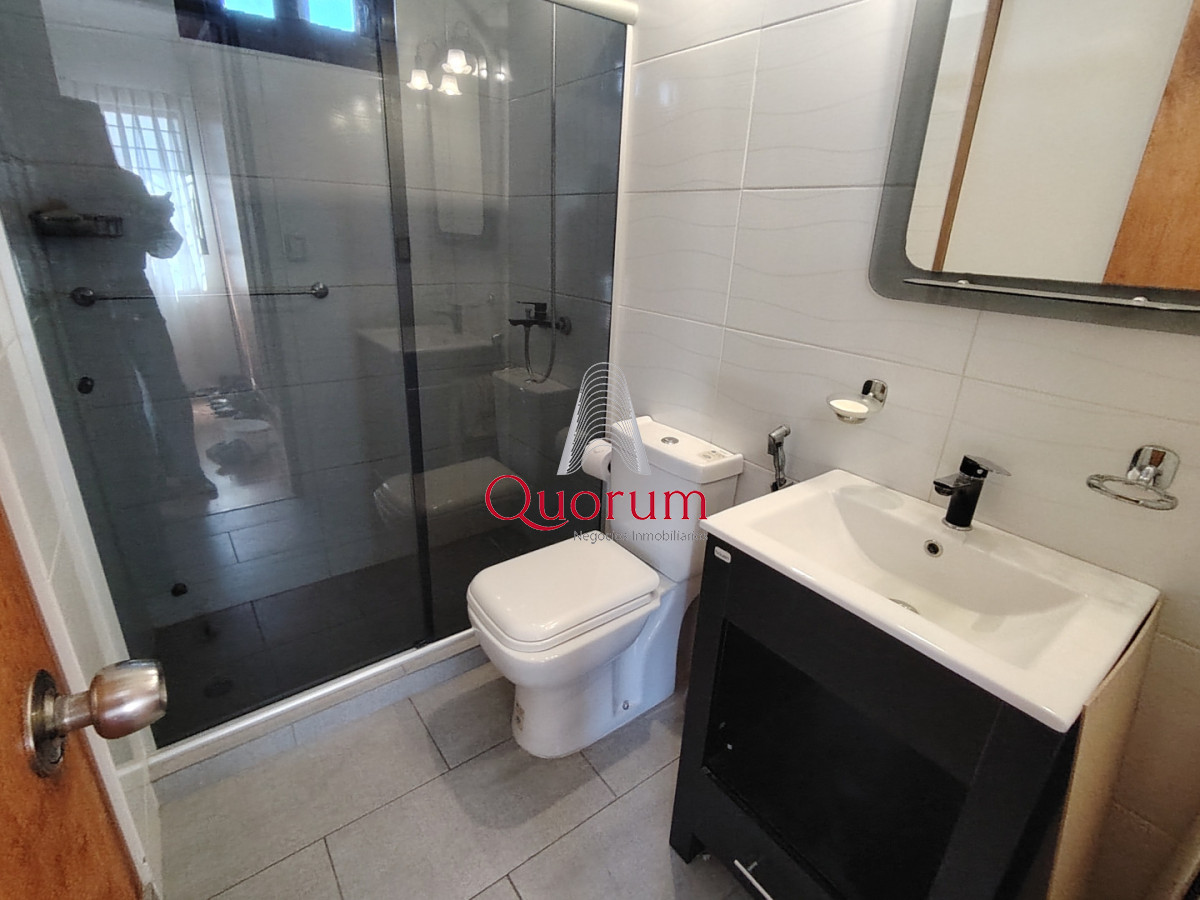Casa ID.529 - Venta casa 4 dormitorios 3 baños en Malvin Montevideo
