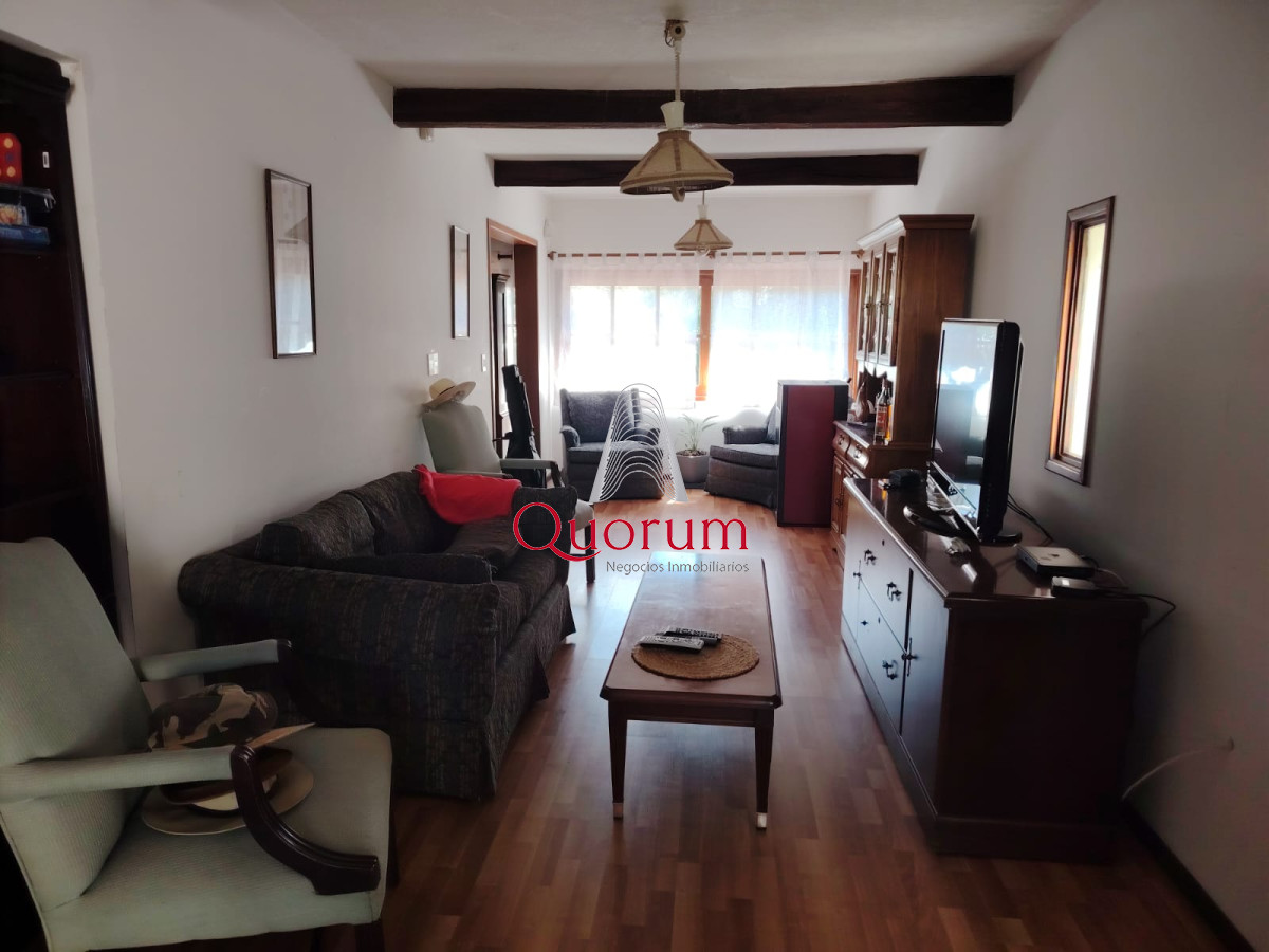 Casa ID.512 - Venta Casa 6 dormitorios Playa Mansa Punta del Este Uruguay