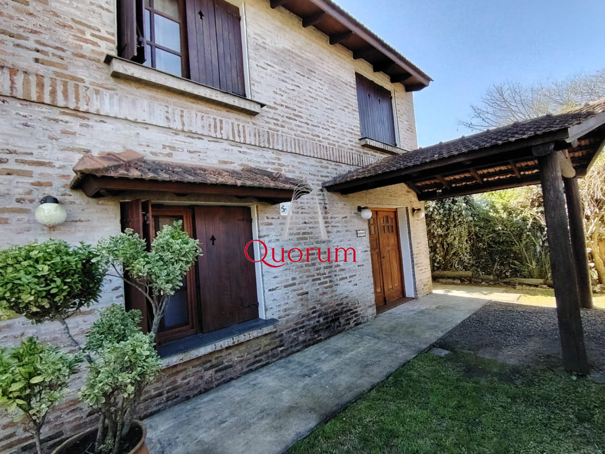 Casa ID.512 - Venta Casa 6 dormitorios Playa Mansa Punta del Este Uruguay