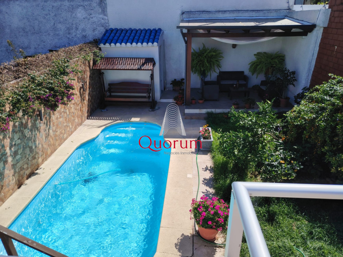 Casa ID.529 - Venta casa 4 dormitorios 3 baños en Malvin Montevideo