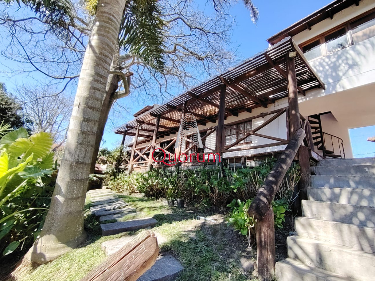 Casa ID.512 - Venta Casa 6 dormitorios Playa Mansa Punta del Este Uruguay