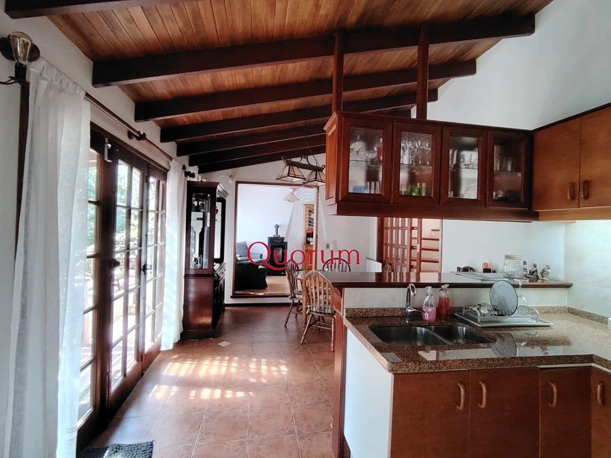 Casa ID.512 - Venta Casa 6 dormitorios Playa Mansa Punta del Este Uruguay