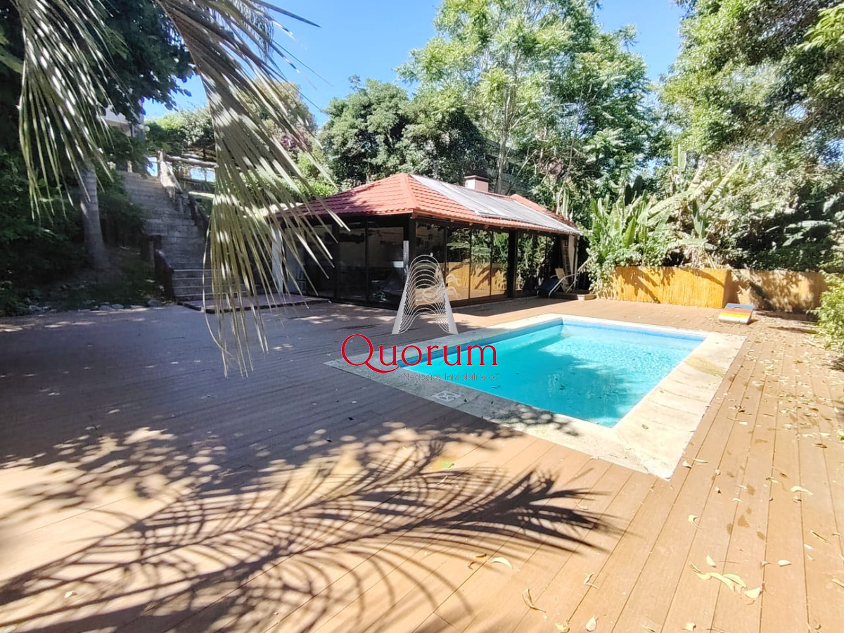 Casa ID.512 - Venta Casa 5 dormitorios + servicio Playa Mansa Punta del Este Uruguay 
