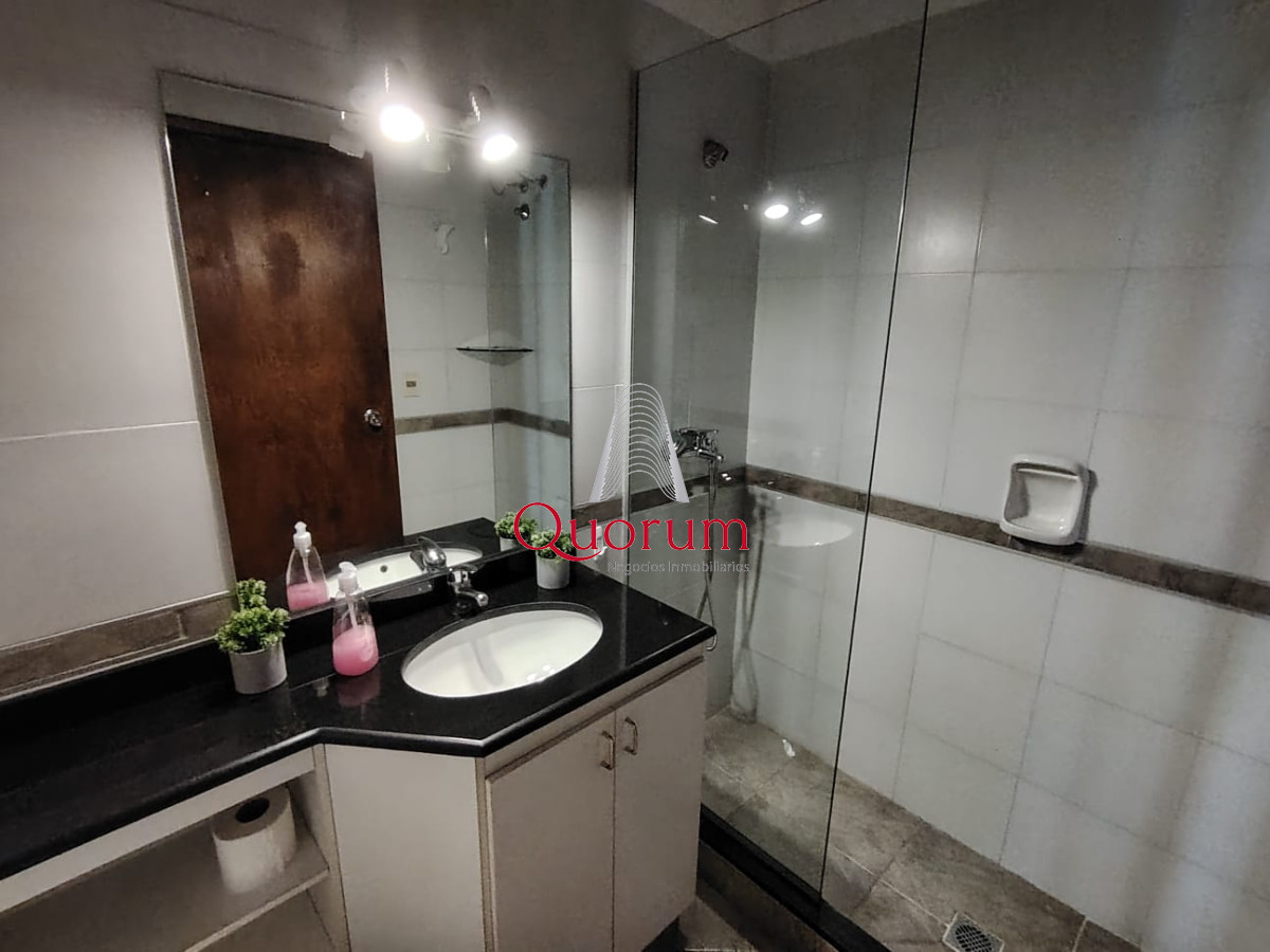 Casa ID.512 - Venta Casa 6 dormitorios Playa Mansa Punta del Este Uruguay